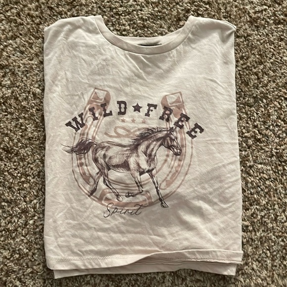 Streetwear Society Tops - Wild and free crop top!